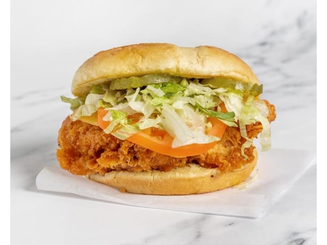 CHICKEN DELUXE SANDWICH.