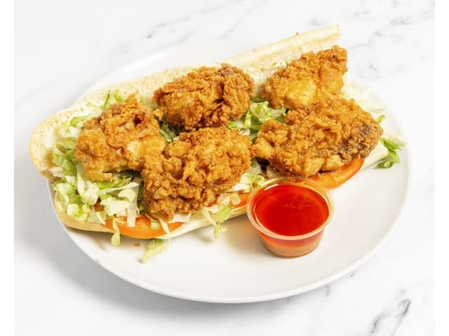 CHICKEN TENDERS PO'BOY.